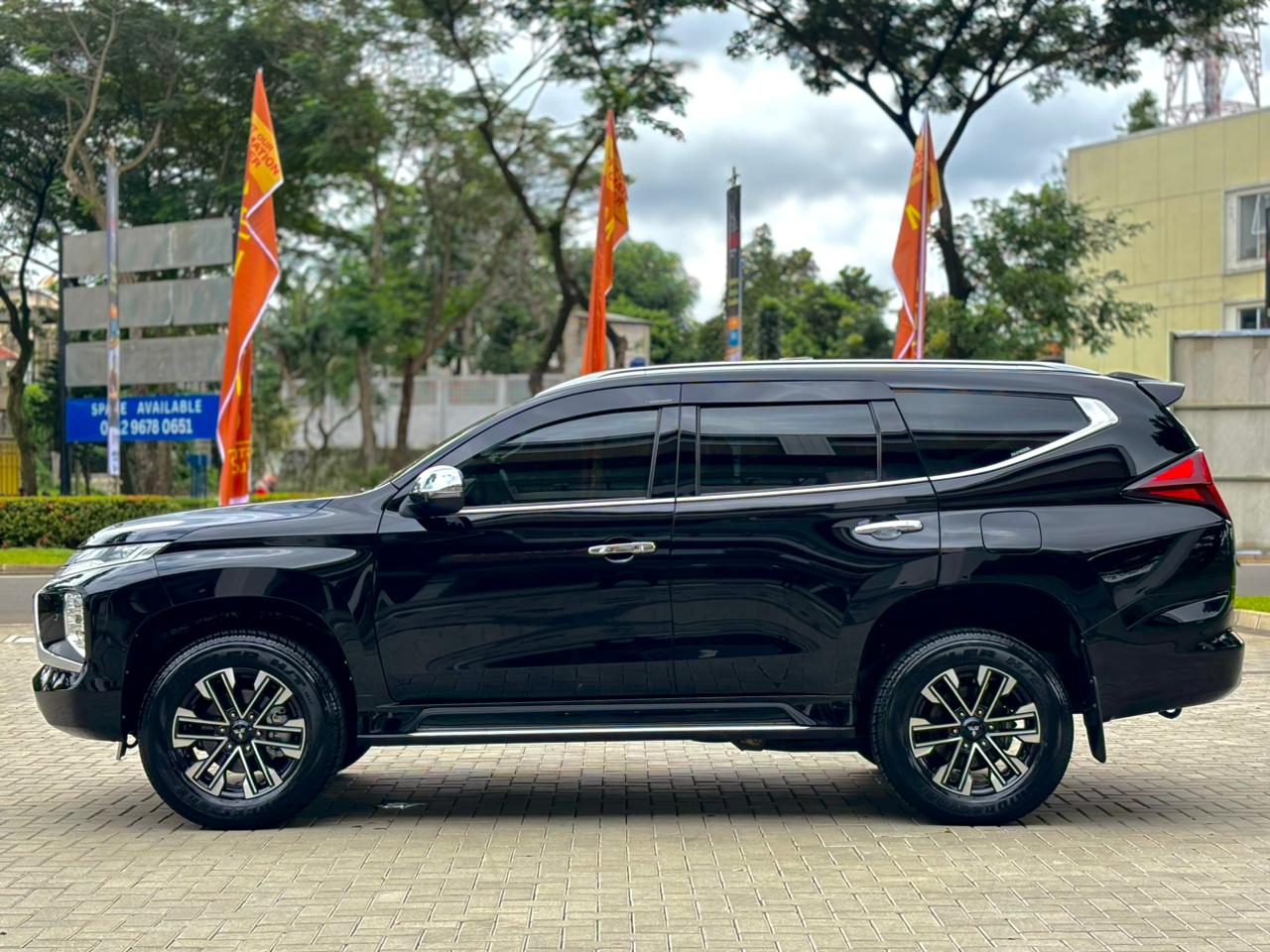 Mitsubishi Pajero Sport 2023